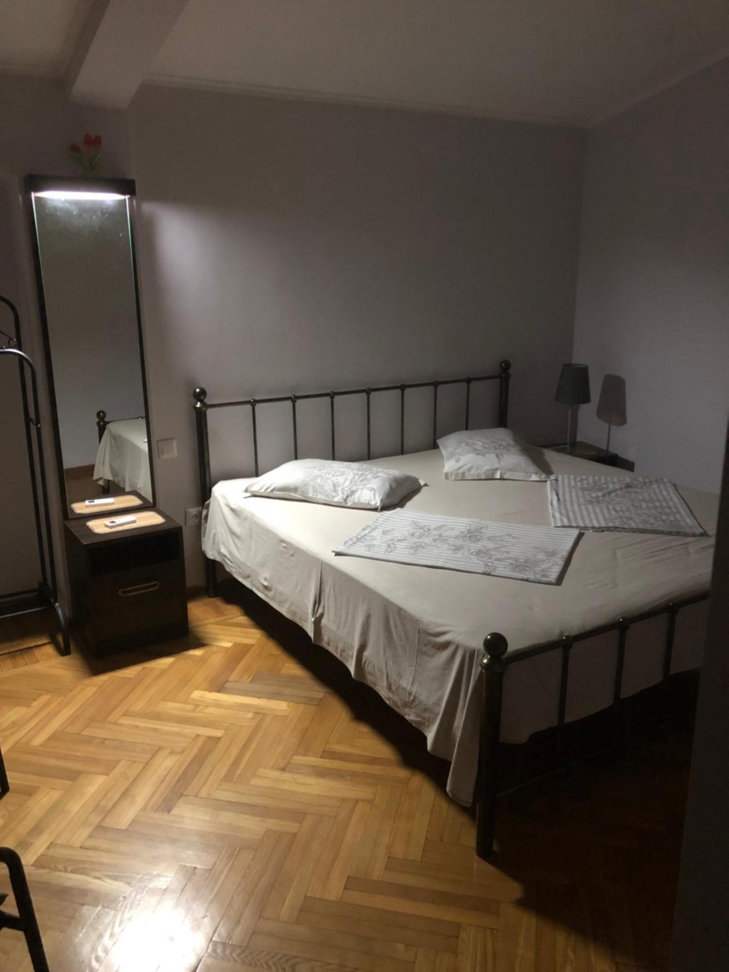 Cozy Guest House In Old Batoemi Buitenkant foto