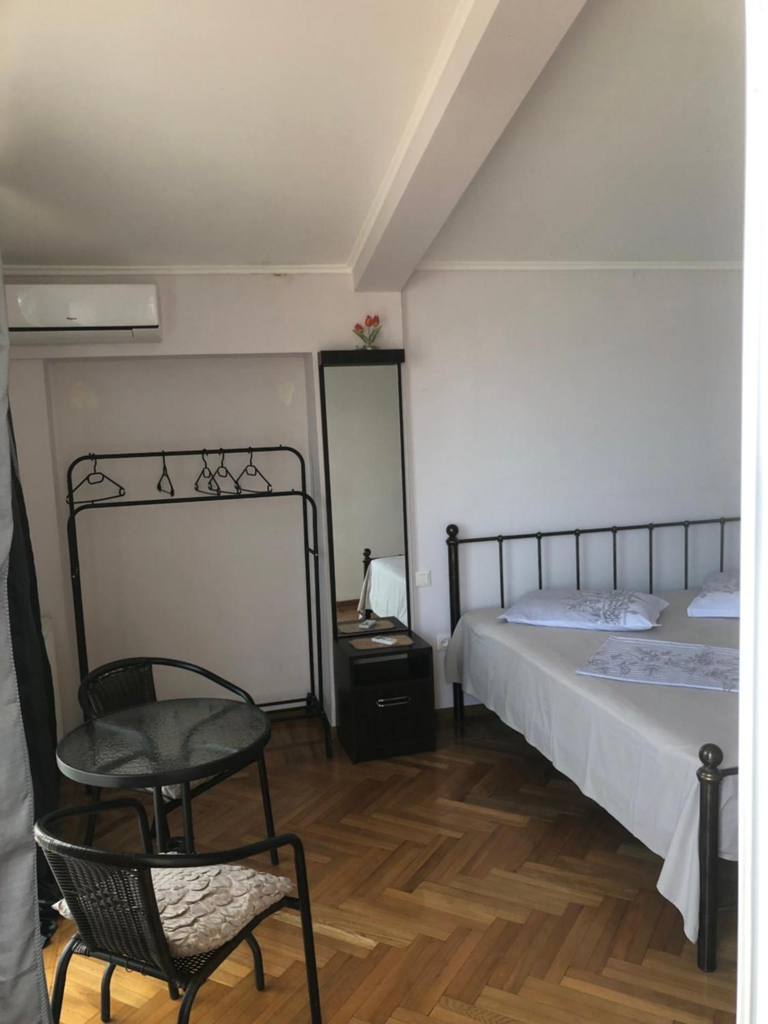 Cozy Guest House In Old Batoemi Buitenkant foto