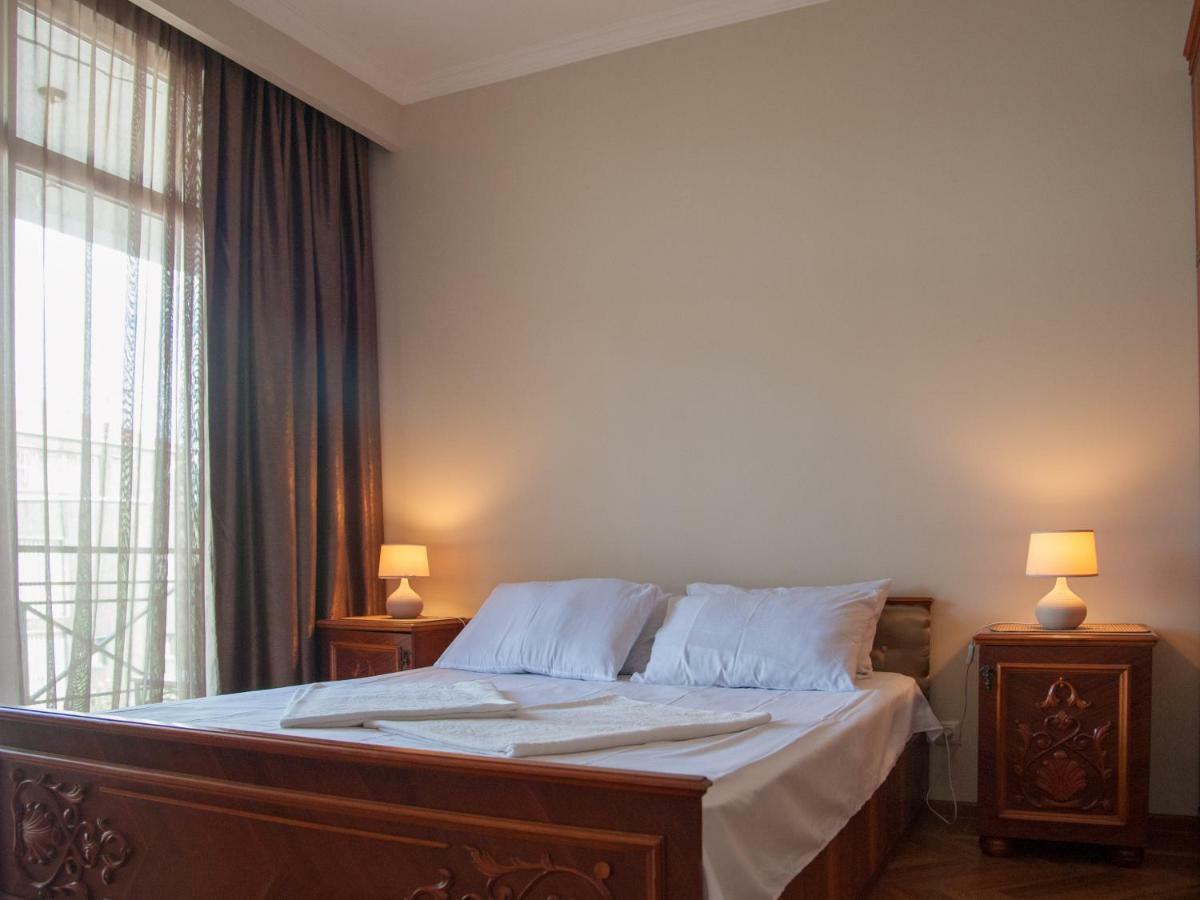 Cozy Guest House In Old Batoemi Buitenkant foto