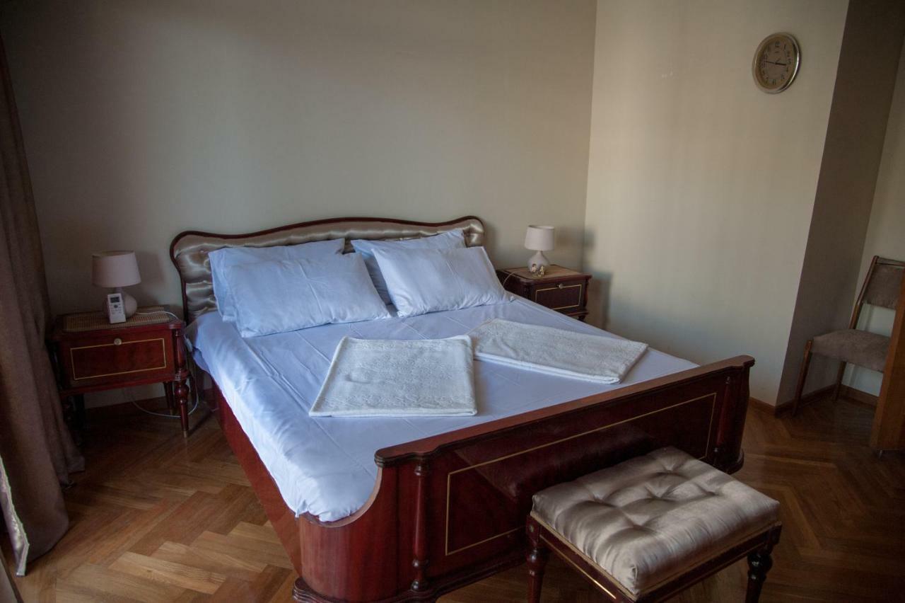 Cozy Guest House In Old Batoemi Buitenkant foto