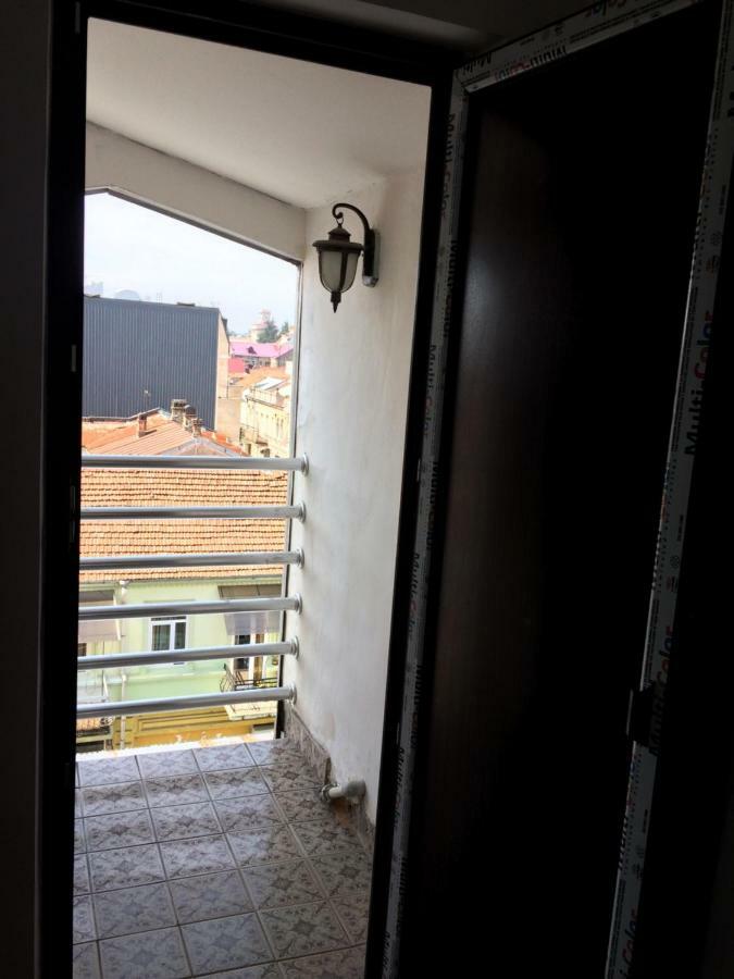 Cozy Guest House In Old Batoemi Buitenkant foto