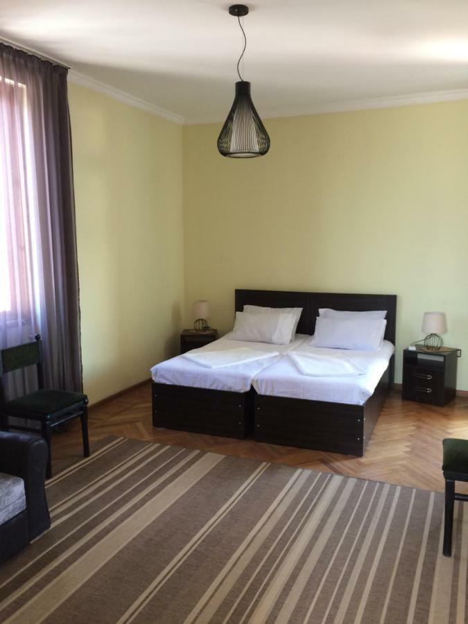Cozy Guest House In Old Batoemi Buitenkant foto